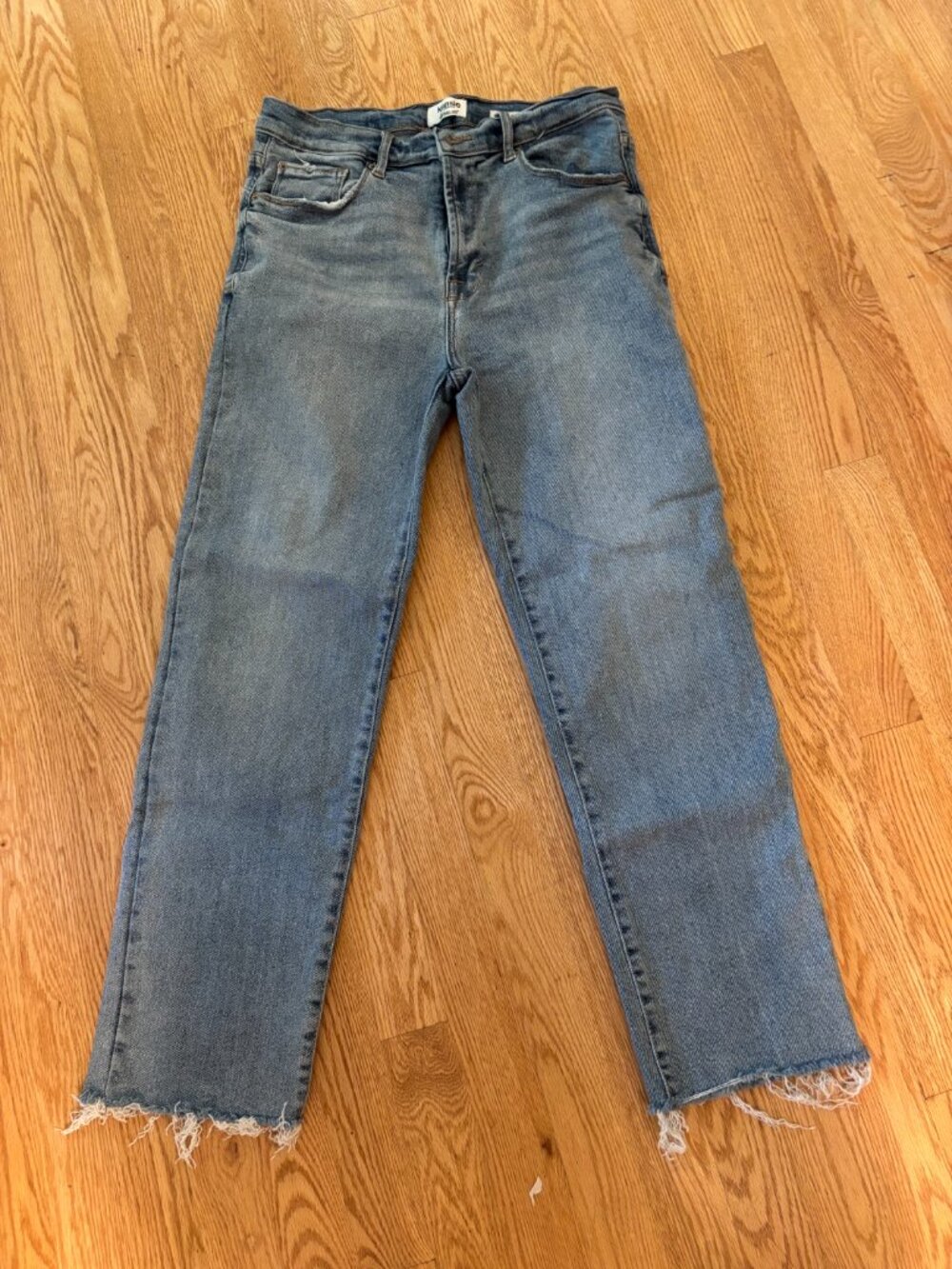 Kensie Vintage Luxe The Slim Blue Straight Leg Jeans Size 10/30 Fringed Bottom